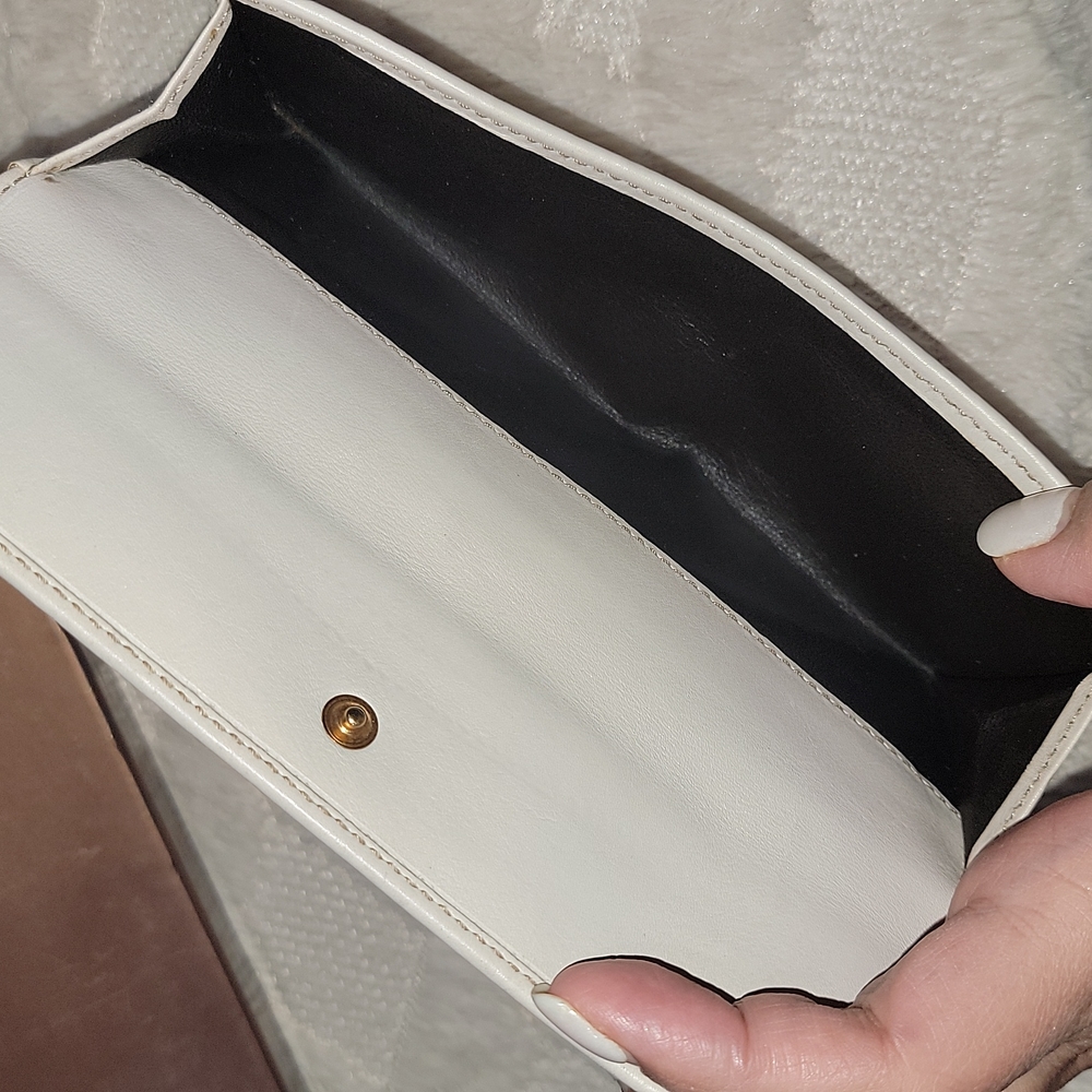 Authentic Gucci wallet - Picture 6 of 11